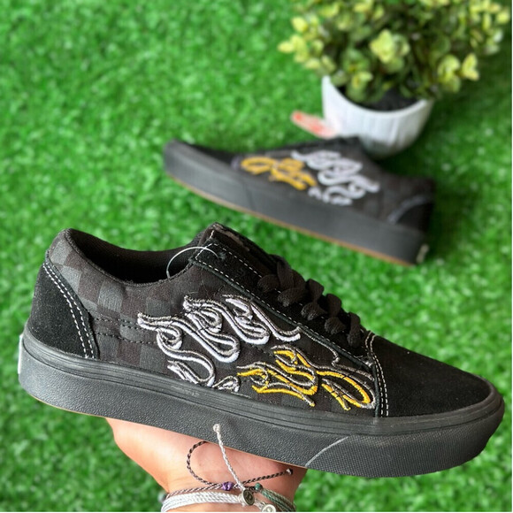 Vans Shoes - NEW🌟Vans Comfycush Old Skool Ignition